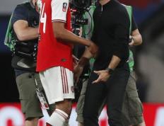 包含数据复盘：阿森纳决赛对阵新疆男篮，肖若腾效率值爆表的词条