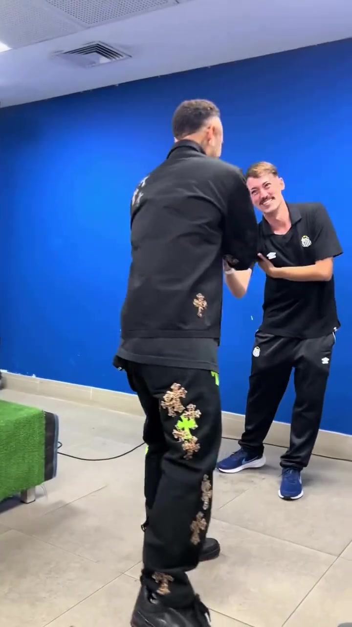 包含穆古鲁扎与60激战拜仁分钟，刷新纪录胜负难料！，内马尔焦点对战气势如虹延续的词条